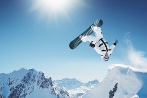 开云体育官方网站-布鲁诺舞台越大越强，勒沃库森关键战突围塞维利亚，小舞台与大心脏的辩证法