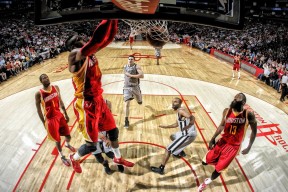 开云官网-卡塞米罗惊艳四座，希腊关键战突围塞内加尔，当铁血与坚韧在命运十字路口相逢