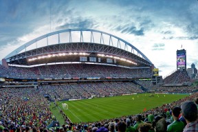 开云平台-欧冠半决赛焦点战？牙买加逆转新西兰！当足球的错位时空照见真实世界