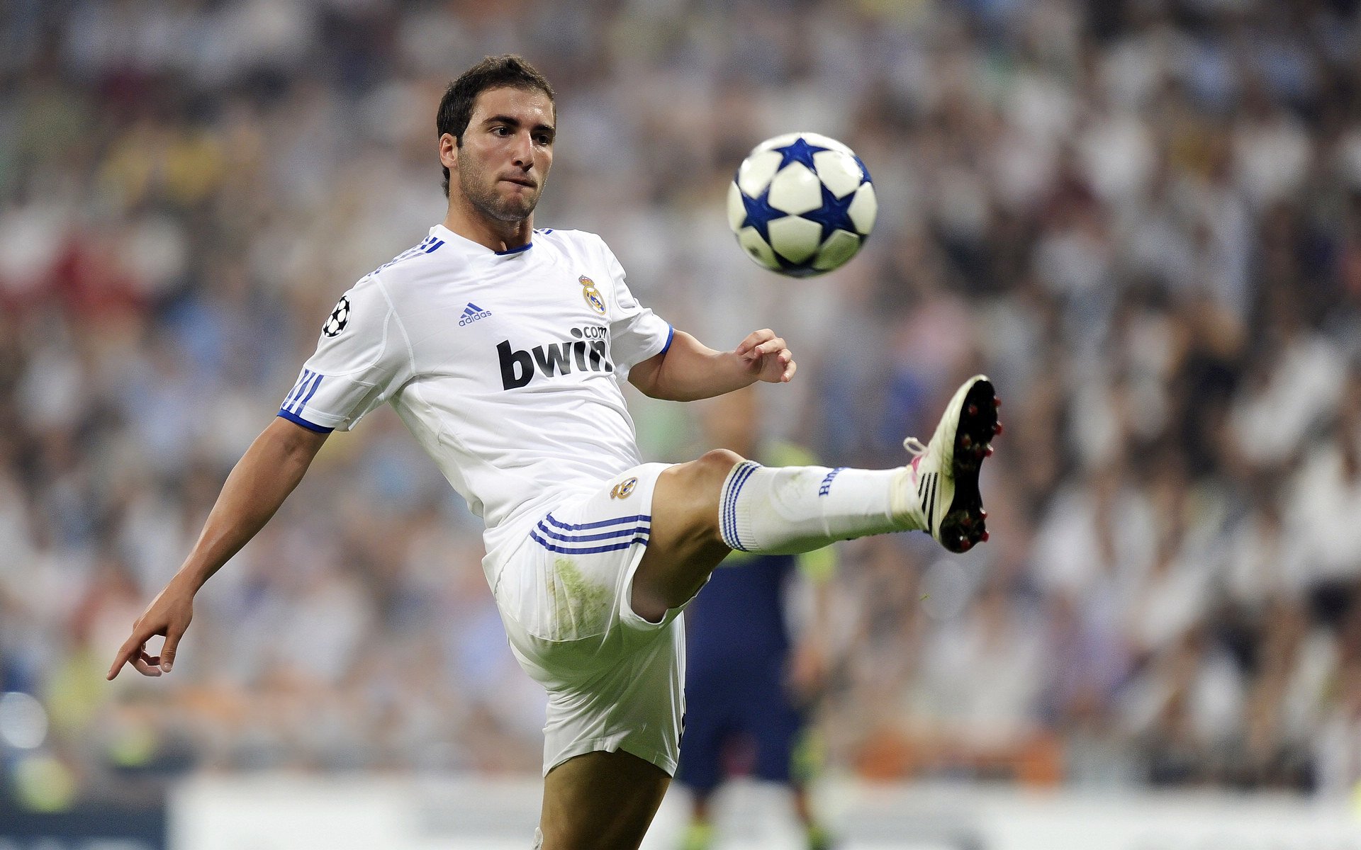 久保建英爆发,当东瀛魔法照亮安第斯山,玻利维亚为何能压制智利?