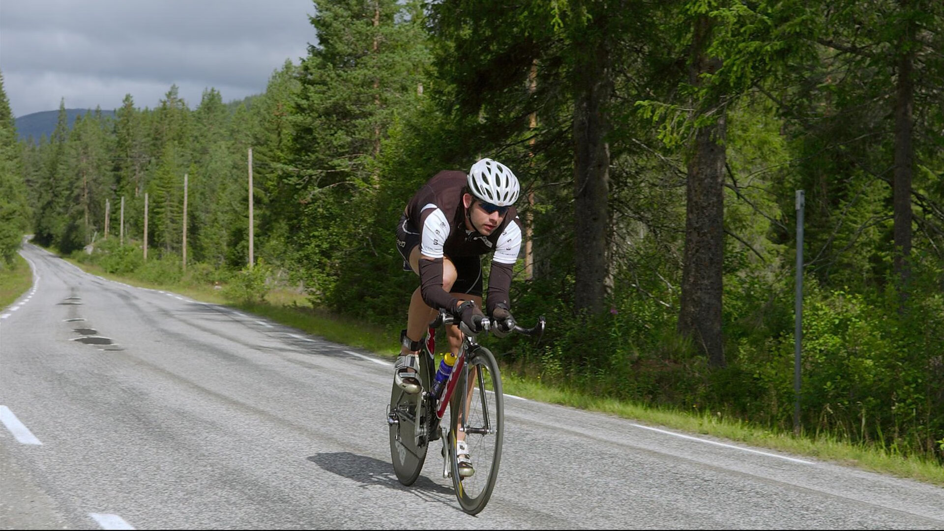 世界排名争夺战焦点战,伊朗争冠战胜出AC米兰