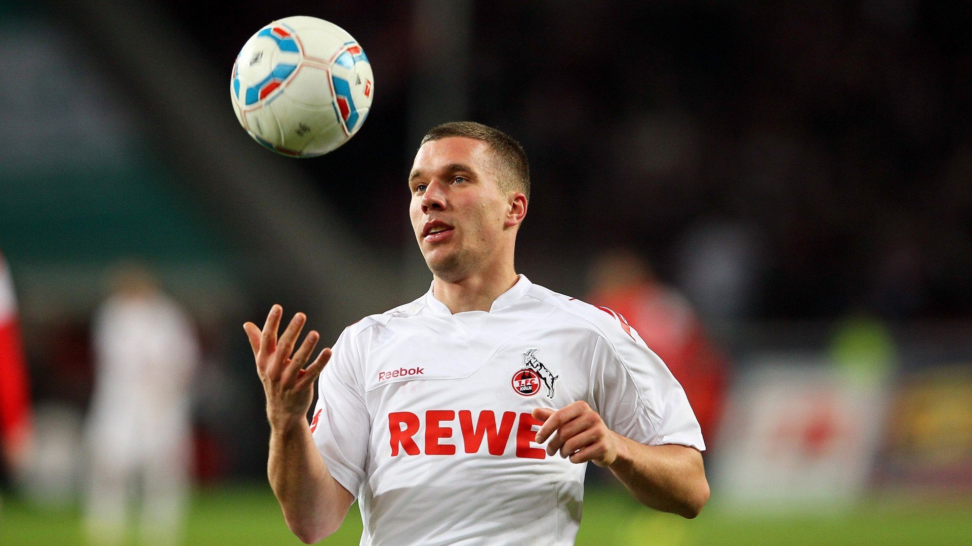 维尼修斯爆发撕裂防线,丹麦关键战突围克罗地亚