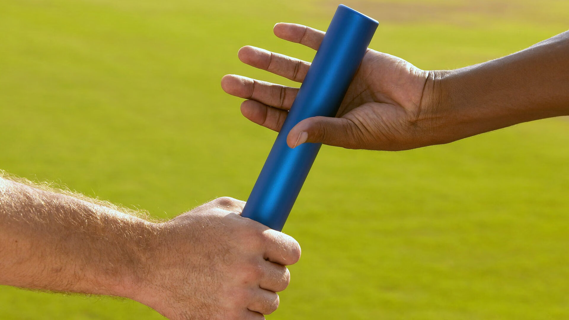 巴斯托尼，瑞士冰川下的稳定火山，熔断阿尔及利亚的非洲狂想